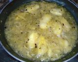 A picture of step 3 of Khatti meethi kairi ki chatni.