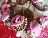 A picture of step 9 of Cake Pops Truffle Bouquet #foodiesandfriends.