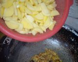 A picture of step 4 of Chilli Potato / Aloo ki bhujiya.
