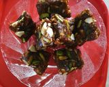 ખજૂર ડ્રાયફ્રુટ ચીકી (Dates Dryfruit Chikki Recipe In Gujarati) રેસીપી સ્ટેપ4ફોટો