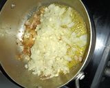 Une image de l'étape 2 de Riz à l’espagnole au poulet et au chorizo.