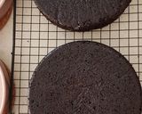 A picture of step 4 of Chocolate Cake with Fudge Frosting.