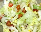 Foto langkah ke 2 dari resep Vegetable Salad With Olive Oil Dressing.