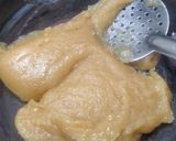 A picture of step 2 of Wheat Halwa.