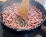 Foto del paso 2 de la receta: Espaguetis con butifarra, salsa de tomate, chocolate y vermut