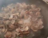 Foto del paso 5 de la receta: Chirlas al ajillo