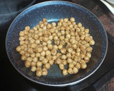 Foto del paso 5 de la receta: Crema de calabaza y batata con snack de garbanzos fritos