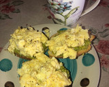 Foto del paso 5 de la receta: Desayuno de tostadas con palta y huevo 🤗