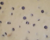 Foto del paso 8 de la receta: Bizcocho de petitsuisse de plátano con gotas de chocolate