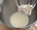 A picture of step 2 of Mini egg white chocolate cheesecake 🥚.