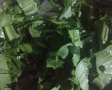 A picture of step 1 of Spinach Seviyan Appe.