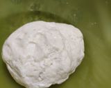 A picture of step 3 of Veg Cheese Paneer Pan Pizza.