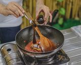 รูปขั้นตอนการทำที่ 12 ของ ผัดมาม่าปลากระป๋อง ประหยัดงบ อิ่มอร่อย อยู่ท้องสุดๆ