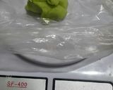 Foto langkah ke 5 dari resep 68. Donat Pandan Lembut.