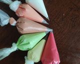 Foto langkah ke 9 dari resep Sugar Cookie (Resep Preppy Kitchen) untuk Icing Sugar Cookie.