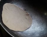 कढईतली तंदुरी रोटी (kadhai tandoori roti recipe in marathi) रेसिपी स्टेप 3 फोटो 