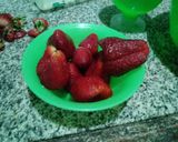 Foto del paso 4 de la receta: Budín fácil con chocolate y frutillas ❤😋