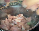 Foto del paso 2 de la receta: Taquitos de cerdo en salsa