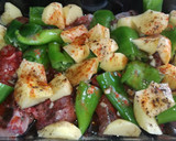 Foto del paso 1 de la receta: Conejo al horno con patatas y pimientos verdes