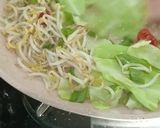 Foto langkah ke 5 dari resep Tumis kubis tauge.