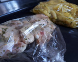 Foto del paso 2 de la receta: Alitas de pollo y patatas a las especias