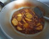 Foto langkah ke 2 dari resep Kentang masak kecap.