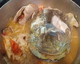 Hình bước làm 4 của món Canh chua đầu cá nheo nấu măng