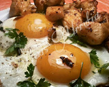 Foto del paso 8 de la receta: Huevos de gallinas silvestres, con ajos y prejil