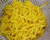 Foto langkah ke 1 dari resep Mie Goreng Sederhana.