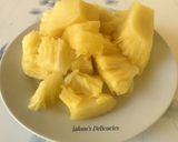 A picture of step 1 of Pine Apple-flavored fried rice.