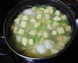 Foto del paso 2 de la receta Crema de calabacín y puerros
