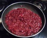 चविष्ट आणि पौष्टिक बीटरूट हलवा..(Beetroot Halwa Recipe In Marathi) रेसिपी स्टेप 8 फोटो 