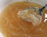 รูปขั้นตอนการทำที่ 3 ของ Onion Consomme Soup