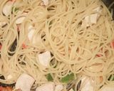 Foto del paso 3 de la receta Tallarines fritos con pimientos y pollo