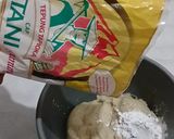 Foto langkah ke 2 dari resep Cireng Isi Ayam Kuah Keju.