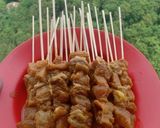 Foto langkah ke 2 dari resep Sate ayam rempah manis.
