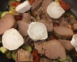 Polędwica wieprzowa z warzywami i kozim serem krok przepisu 2 zdjęcie