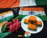 તિરંગા બરફી (Tricolour Barfi Recipe In Gujarati) રેસીપી સ્ટેપ5ફોટો
