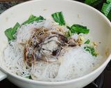 Foto langkah ke 5 dari resep Bihun Goreng Spesial Ayam.