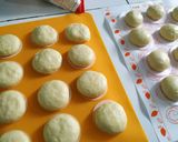 Foto langkah ke 4 dari resep Bomboloni Isi Strawberry.