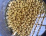 A picture of step 2 of Boiled chanay.