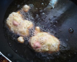 Foto del paso 4 de la receta: Buñuelos de calabacín y salchichas