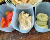 Foto langkah ke 6 dari resep Chicken Wrap.