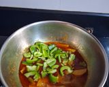 A picture of step 2 of Capsicum Sabzi.