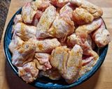 A picture of step 2 of Countryside pan fried wings.