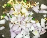 A picture of step 1 of Garlic Broccoli Soup.