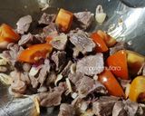 Foto langkah ke 5 dari resep Semur Daging Kentang.