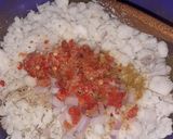 A picture of step 3 of Yam pizza.