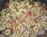 Foto del paso 2 de la receta Tortellinis de Carne con pollo, Pimientos y Champiñones