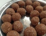 ગોળ ના લાડુ (Jaggery Ladoo Recipe In Gujarati) રેસીપી સ્ટેપ5ફોટો